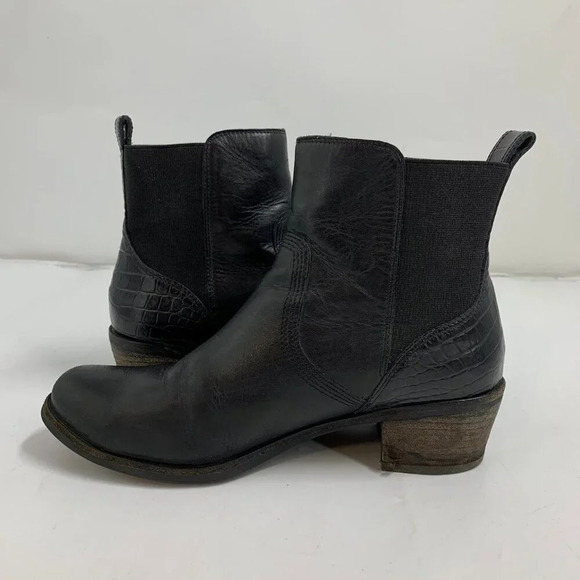 Ugg Australia Women's Keller Croc Leather Ankle Slip On Chelsea Boot Size 7/38‎ - Picture 3 of 16